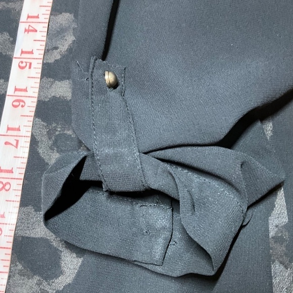 K d. BEAUTIFUL Poly Chiffon Animal Print Blouse w/ Black Chiffon Overlay Sz XL - Picture 10 of 11